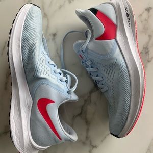 Nike Women's Air Zoom Winflo 6 Running Shoe